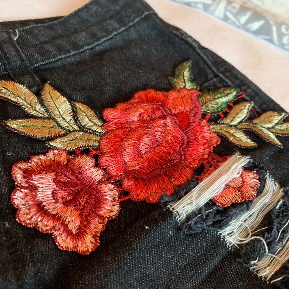 High-Waisted Rose Shorts - Picture 3 of 3